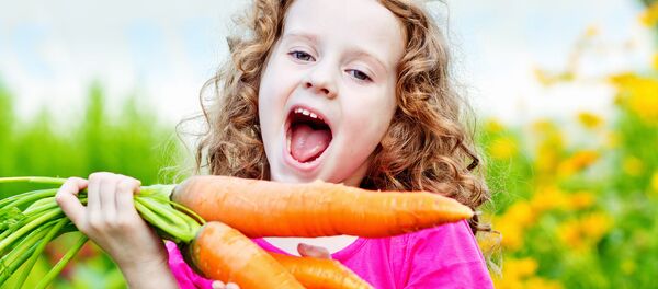 Девочка с морковкой - Sputnik Литва