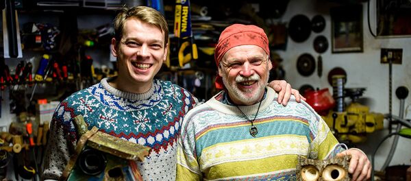 Резчики по дереву Домантас и Йонас - Sputnik Литва