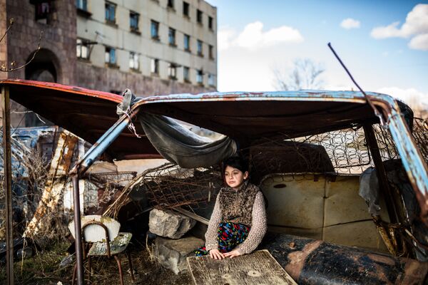Фотография из серии Inhabitants of the Empty армянского фотографа Yulia Grigoryants в категории Daily Life (professional) в шортлисте фотоконкурса 2017 Sony World Photography Awards - Sputnik Литва
