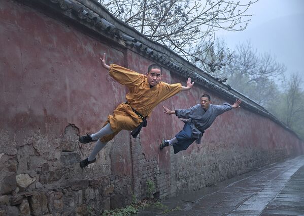 Фотография из серии Shaolin Kungfu китайского фотографа Luo Pin Xi в категории Sport (professional) в шортлисте фотоконкурса 2017 Sony World Photography Awards - Sputnik Литва