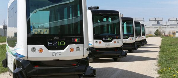 Беспилотные автомобили Easymile EZ10 - Sputnik Литва
