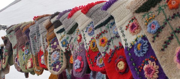 Варежки и носки с литовским орнаментом - Sputnik Литва