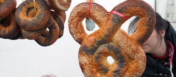 Традиционный литовский маковый бублик Традиционный литовский маковый бублик - Sputnik Литва