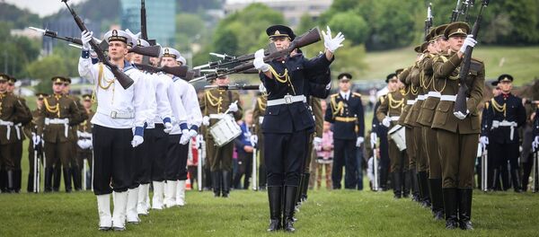 День единства армии и общества День единства армии и общества - Sputnik Литва