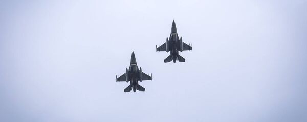 День единства армии и общества - Sputnik Литва