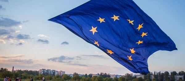 ES vėliava Ukrainos danguje ES vėliava Ukrainos danguje - Sputnik Lietuva