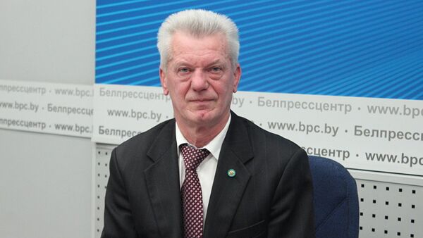 Белорусский эксперт, доктор философских наук, политолог Лев Криштапович - Sputnik Литва