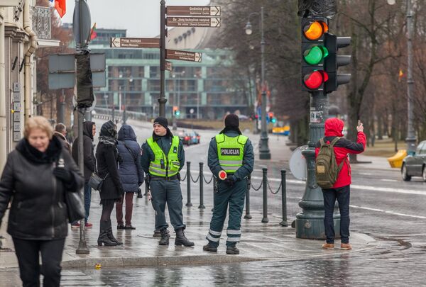 Триколор на светофорах - Sputnik Литва