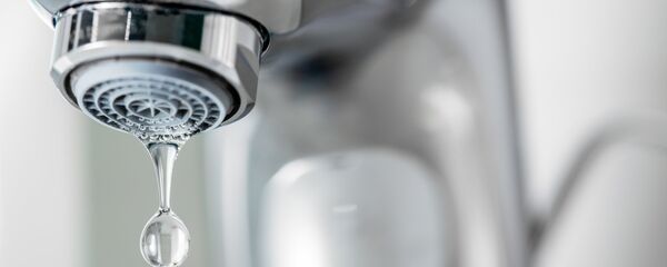 Вода льется из крана Вода льется из крана - Sputnik Литва