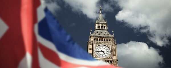 Флаг Великобритании на фоне Большого Бена - Sputnik Литва