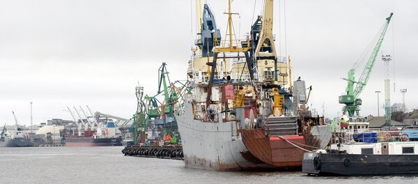 Судно у пирса Клайпедского морского порта, архивное фото - Sputnik Литва
