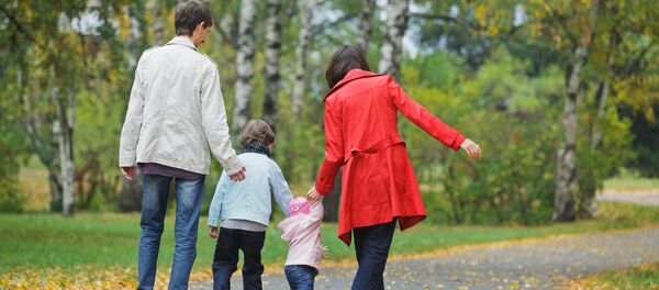 Родители с маленькими детьми - Sputnik Литва