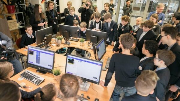 В столичном самоуправлении создано пространство для работы с микрокомпьютерами - Sputnik Литва