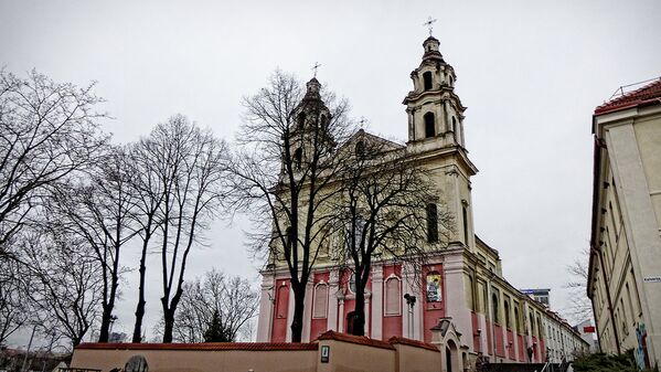 Монастырь Святых Филиппа и Якова, который  находится совсем недалеко от площади Лукишкю, был в 1992 году был возвращен верующим и передан монахам-доминиканцам - Sputnik Lietuva