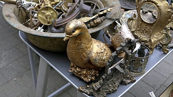 Золотой голубь готовится к полету в руки коллекционера старины - Sputnik Lietuva