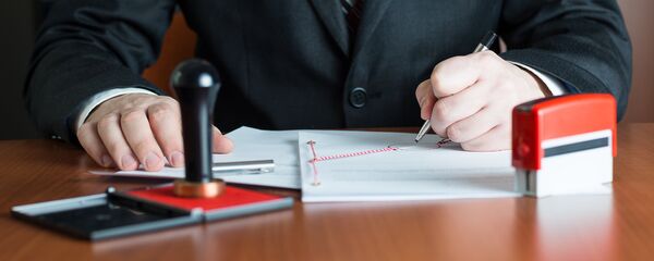 Нотариус заключает сделку - Sputnik Литва