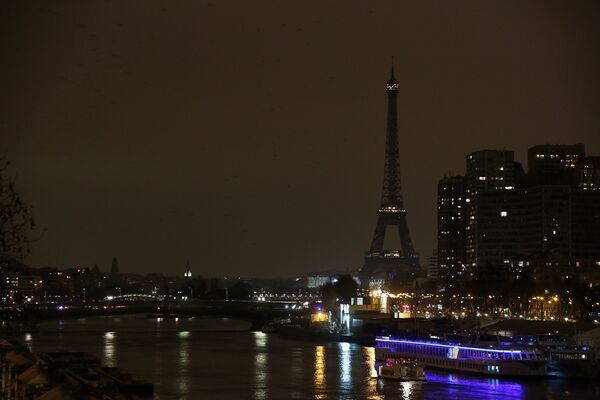 Эйфелевая башня в Париже, Франция - Sputnik Lietuva