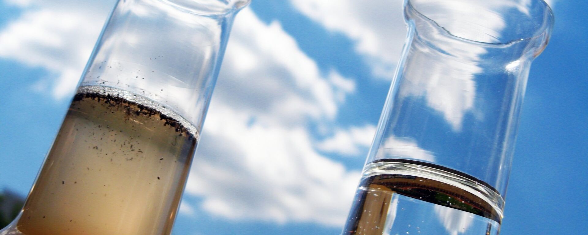 Загрязненная вода - Sputnik Литва, 1920, 11.02.2026