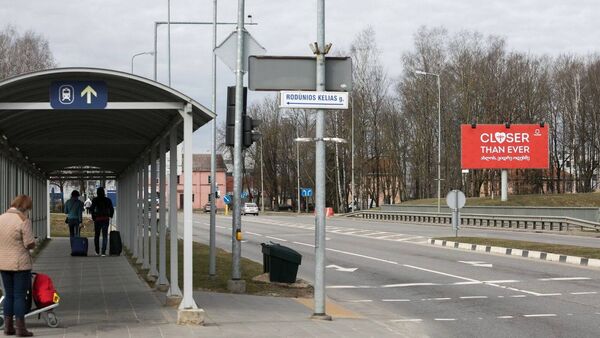 Приветственный плакат возле аэропорта в Вильнюсе - Sputnik Lietuva
