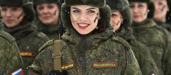 Конкурс красоты Макияж под камуфляж - Sputnik Литва