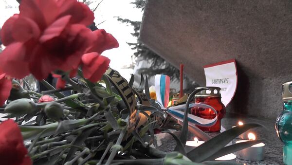 Цветы в память о жертвах теракта в Петербурге - Sputnik Lietuva