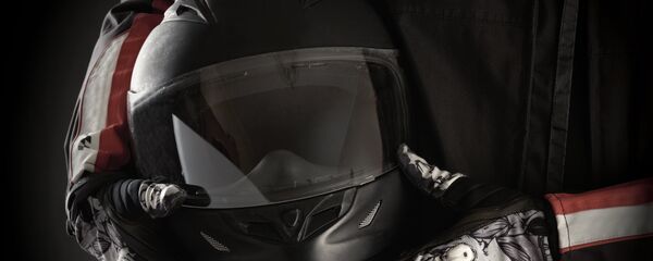 Шлем и мотокостюм Шлем и мотокостюм - Sputnik Lietuva