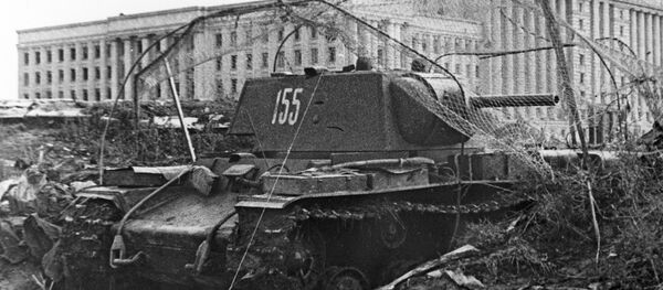 Танк на улице Ленинграда Танк на улице Ленинграда - Sputnik Литва