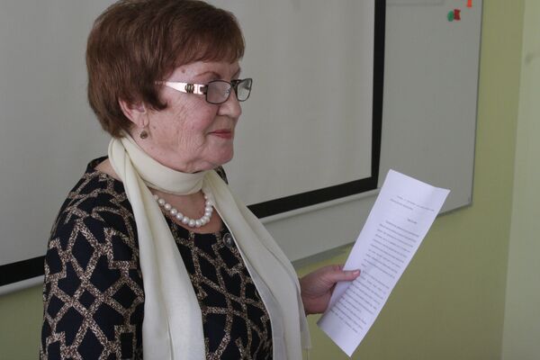 Диктор Тотального диктанта в Висагинасе - Sputnik Литва