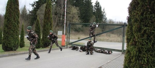 Совместные учения пограничников и полицейских Совместные учения пограничников и полицейских - Sputnik Lietuva