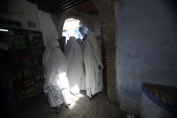 Невесты в марокканском городе Шефшауэн Невесты в марокканском городе Шефшауэн - Sputnik Литва