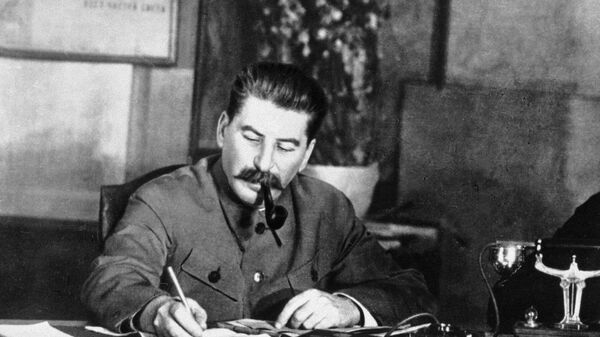 Генеральный секретарь ЦК ВКП (б) Иосиф Сталин в своем рабочем кабинете - Sputnik Литва