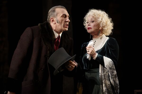 Спектакль Бешеные деньги - Sputnik Литва