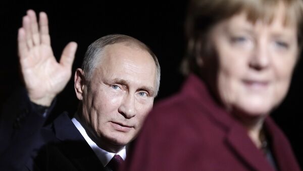 Владимир Путин и Ангела Меркель - Sputnik Литва