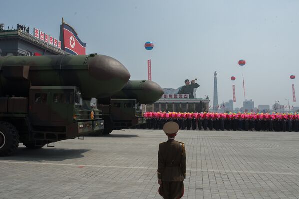 Праздничные мероприятия, посвященные 105-й годовщине со дня рождения Ким Ир Сена, в КНДР - Sputnik Lietuva