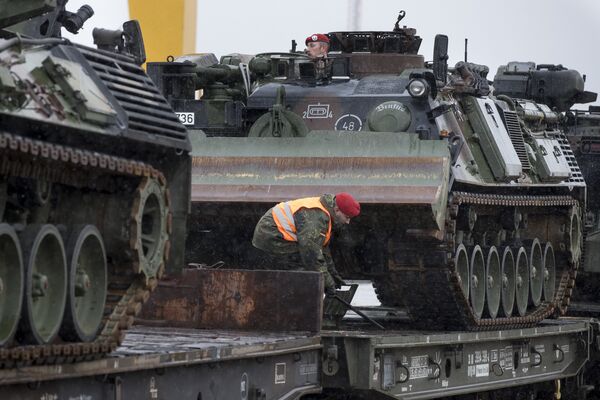 Военная техника НАТО прибывает в Литву на учения - Sputnik Литва