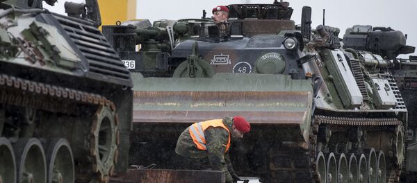 Военная техника НАТО прибывает в Литву на учения, архивное фото - Sputnik Литва