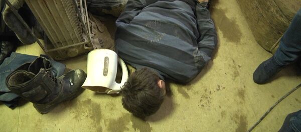 Сотрудники ФСБ задержали сторонников ИГ* на Сахалине. Оперативная съемка - Sputnik Литва