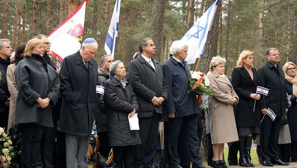 Посол Израиля в Литве (в центре), члены Сейма и правительства Литвы - Sputnik Lietuva