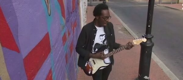 Американец поет русский рок - Sputnik Литва