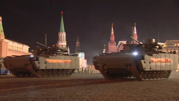 Как ночью на Красной площади Москвы репетировали парад Победы - Sputnik Литва