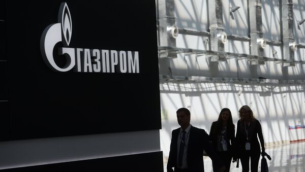 Стенд с логотипом компании Газпром - Sputnik Литва