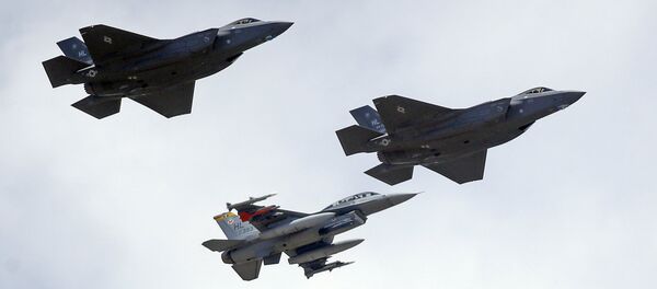 Американские истребители-бомбардировщики - Sputnik Литва