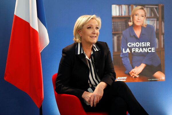 Кандидат в президенты Франции Марин Ле Пен - Sputnik Литва