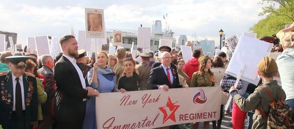 Бессмертный полк в Нью-Йорке Бессмертный полк в Нью-Йорке - Sputnik Литва