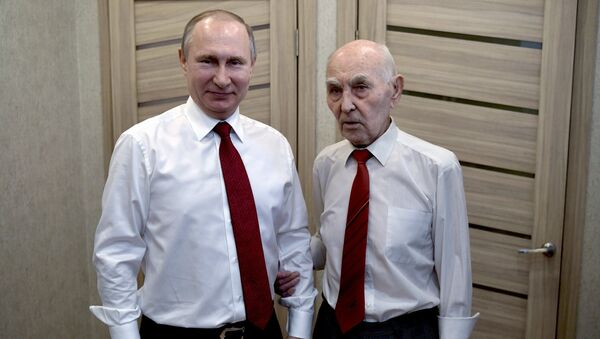 Президент РФ В. Путин побывал в гостях у бывшего представителя КГБ СССР - Sputnik Lietuva