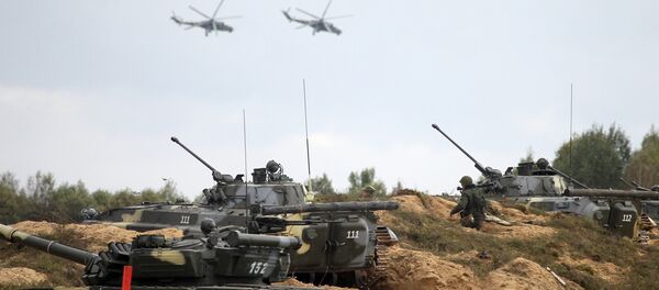 Учения вооруженных сил России и Белоруссии Запад-2013 - Sputnik Литва