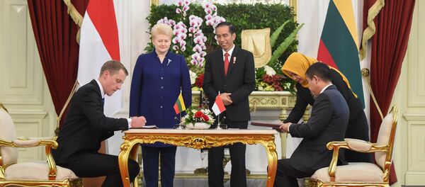 Визит литовской делегации в Индонезию Визит литовской делегации в Индонезию - Sputnik Литва