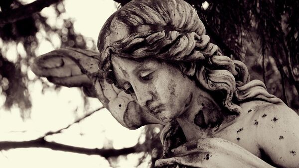 Статуя ангела на кладбище - Sputnik Литва