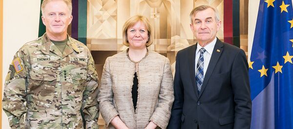 Встреча председателя Сейма Литвы Виктораса Пранцкетиса с главой командования специальных операций США генералом Раймондом Томасом Встреча председателя Сейма Литвы Виктораса Пранцкетиса с главой командования специальных операций США генералом Раймондом Томасом - Sputnik Lietuva