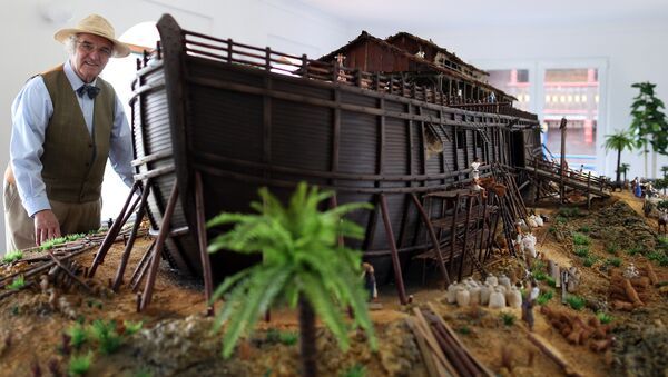 Модель Ноева ковчега в выставочном зале во дворце в Гифхорне - Sputnik Литва
